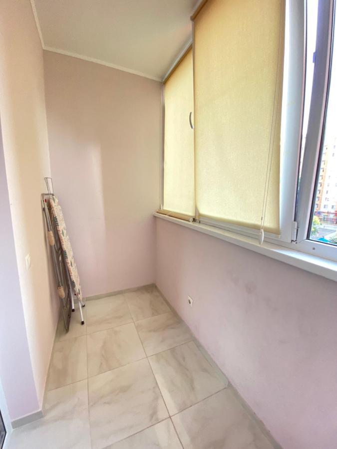 Cozy Two Bedroom Large Apartment 키시나우 외부 사진