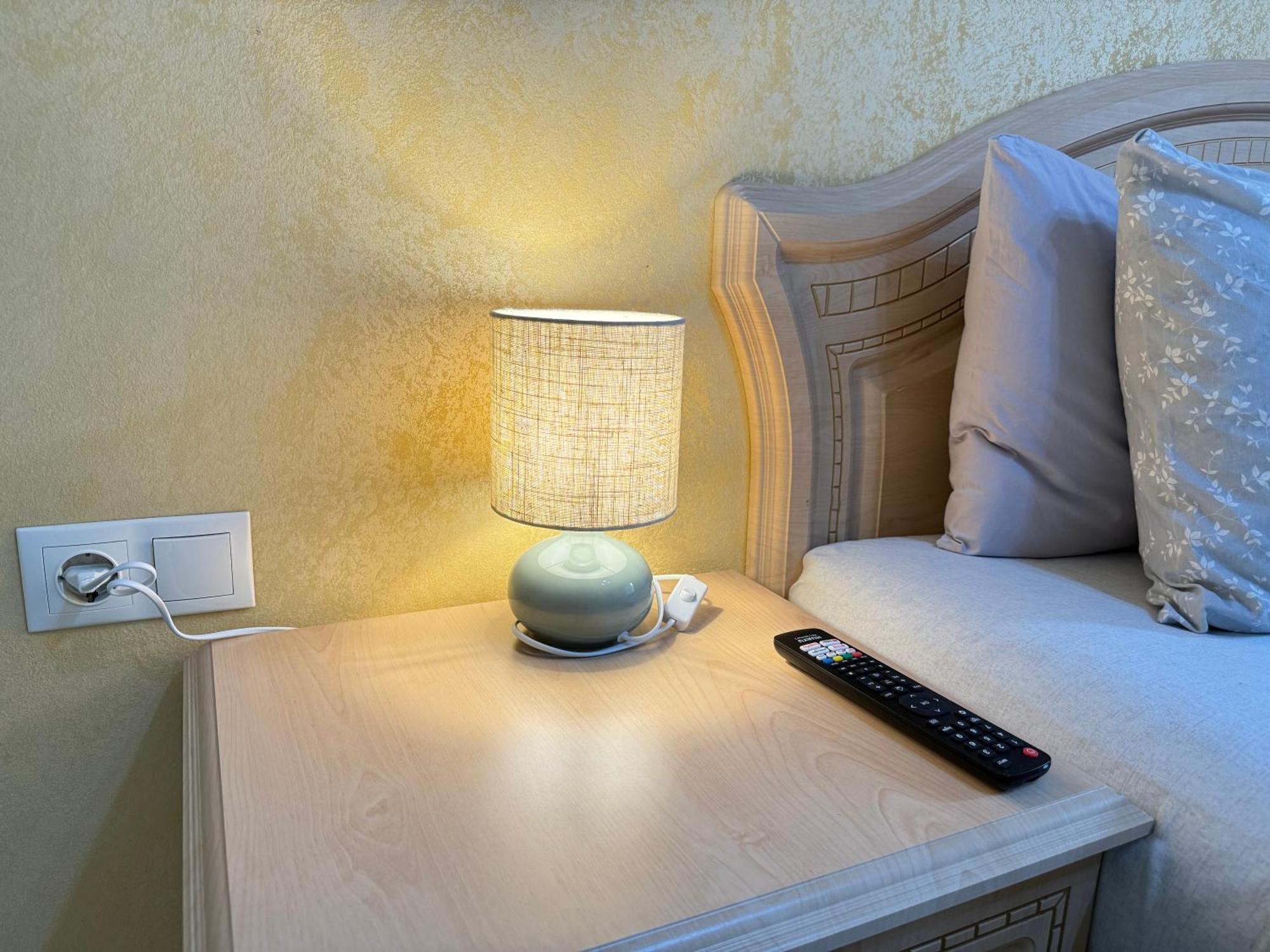 Cozy Two Bedroom Large Apartment 키시나우 외부 사진