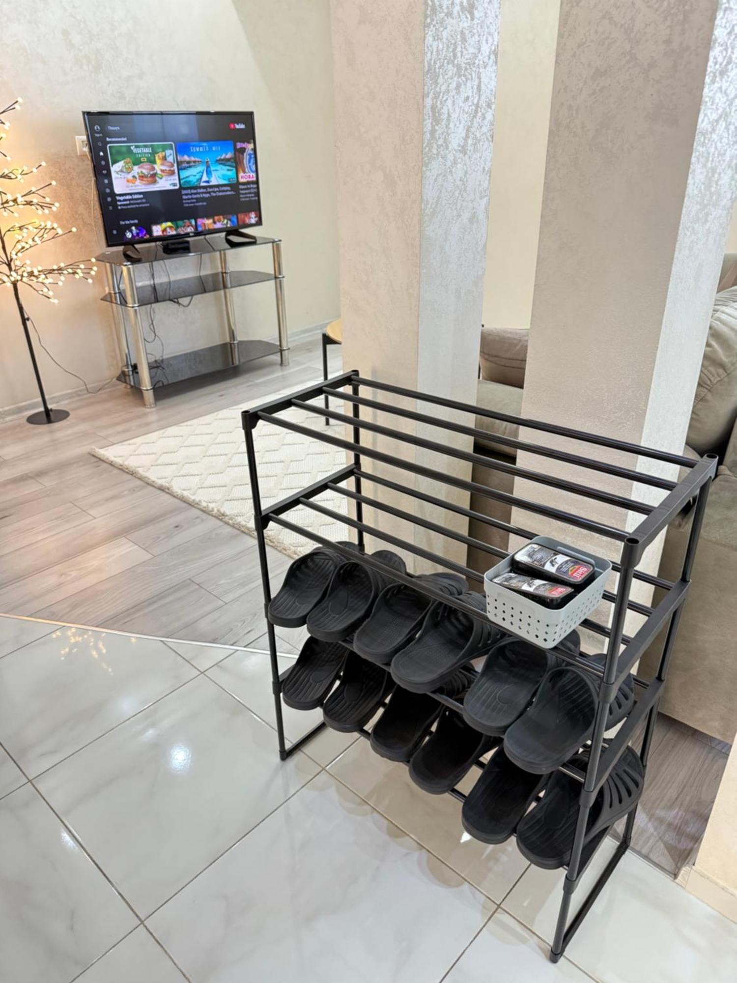 Cozy Two Bedroom Large Apartment 키시나우 외부 사진