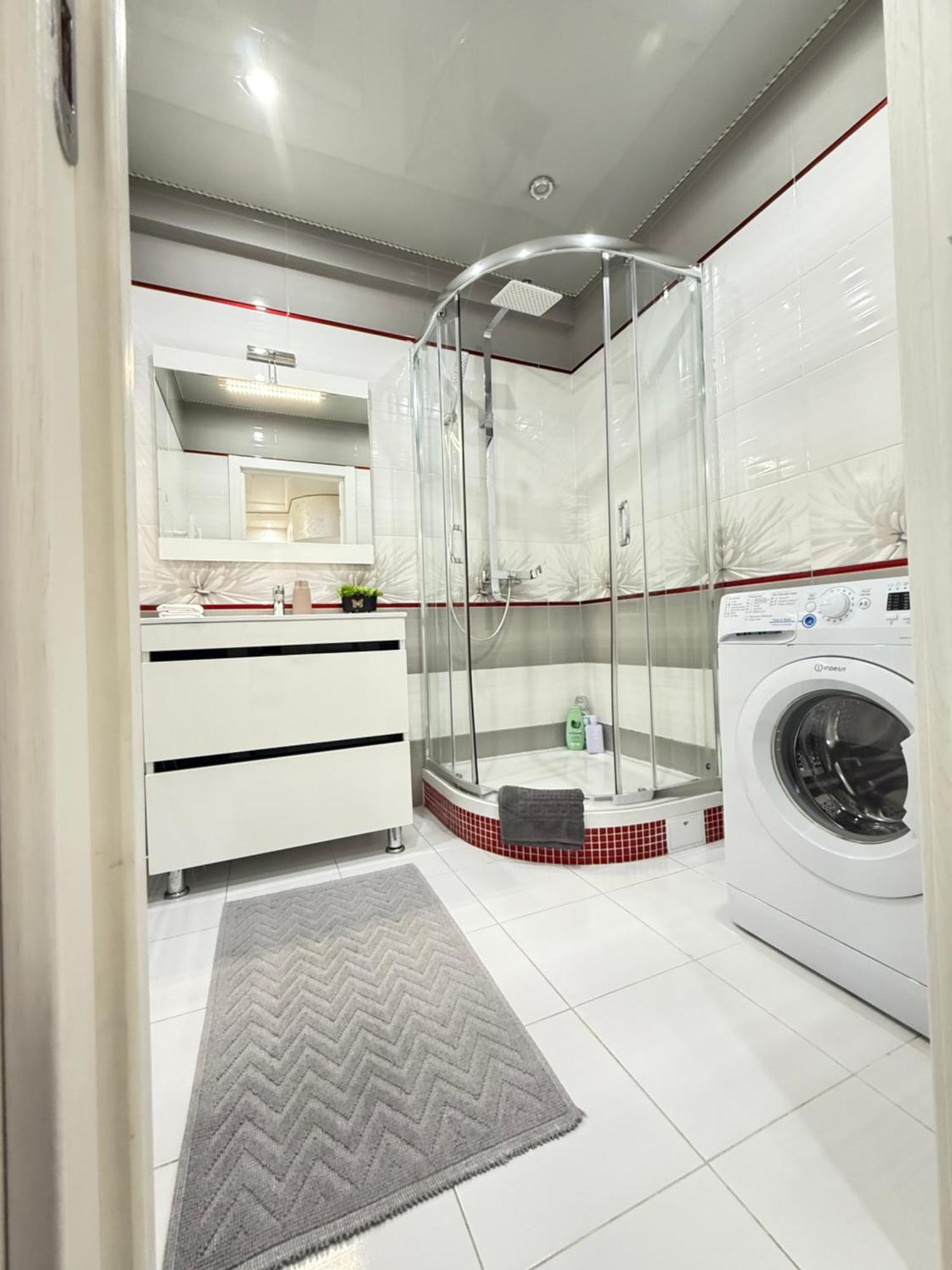 Cozy Two Bedroom Large Apartment 키시나우 외부 사진