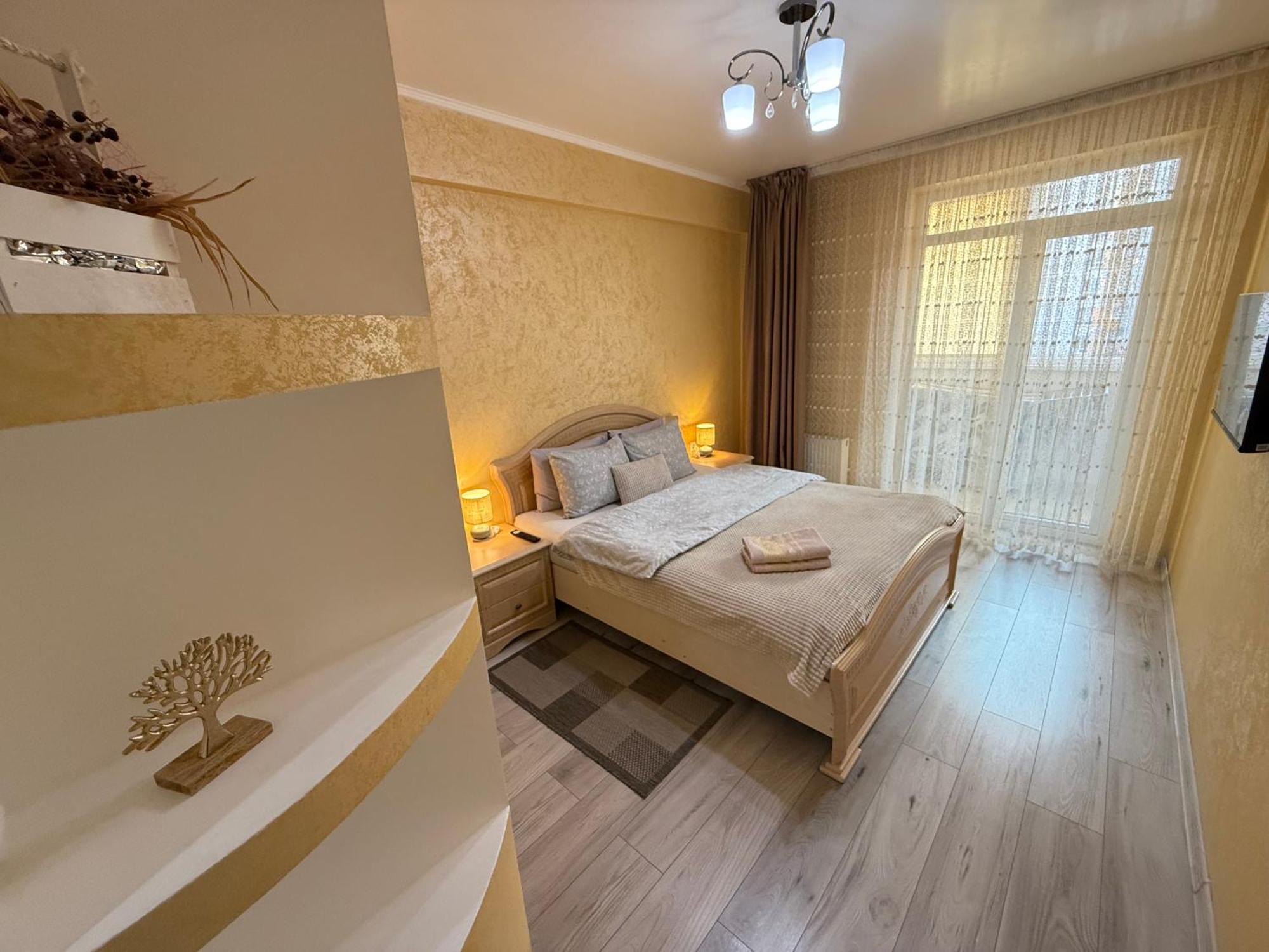 Cozy Two Bedroom Large Apartment 키시나우 외부 사진