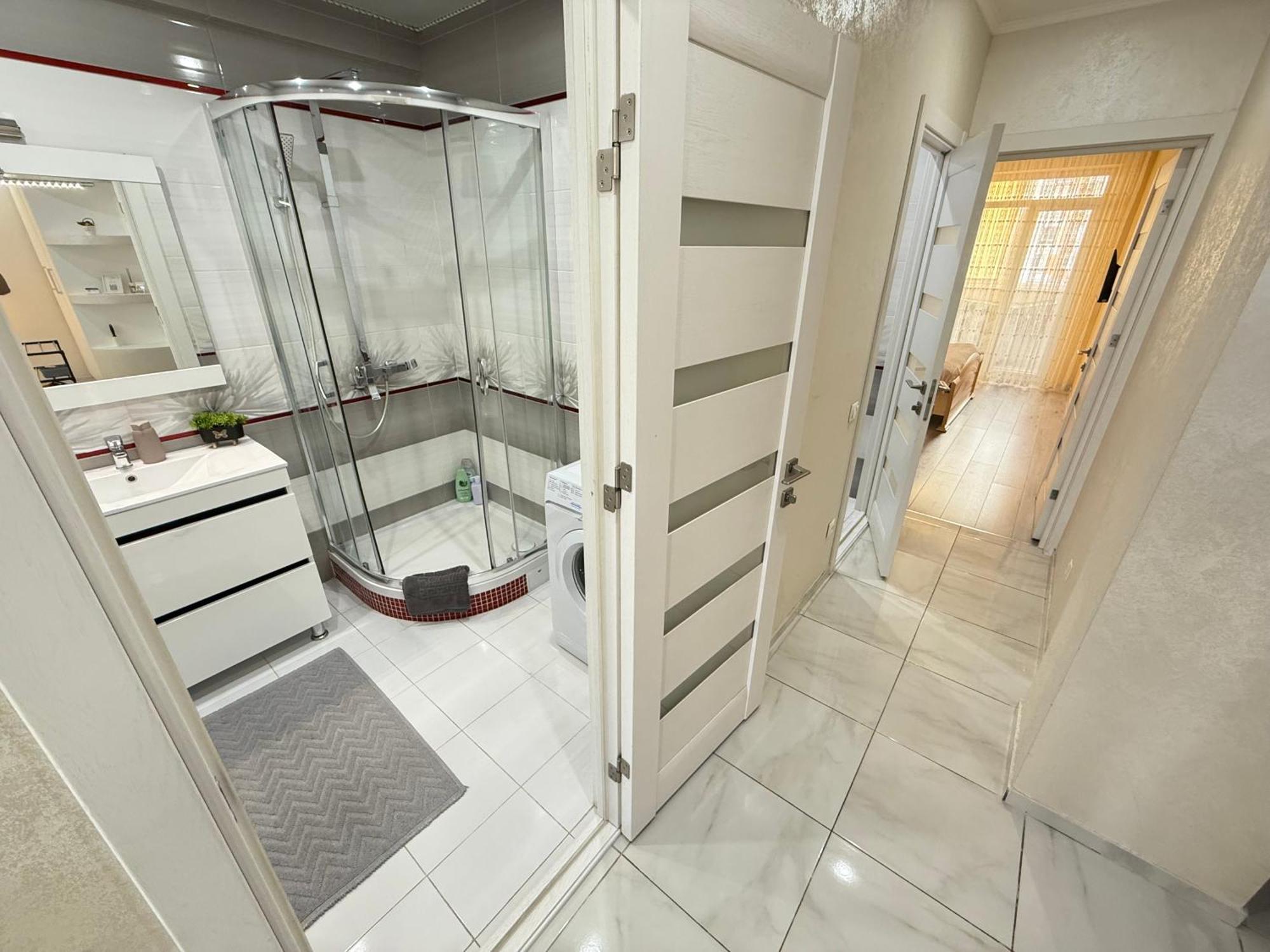 Cozy Two Bedroom Large Apartment 키시나우 외부 사진