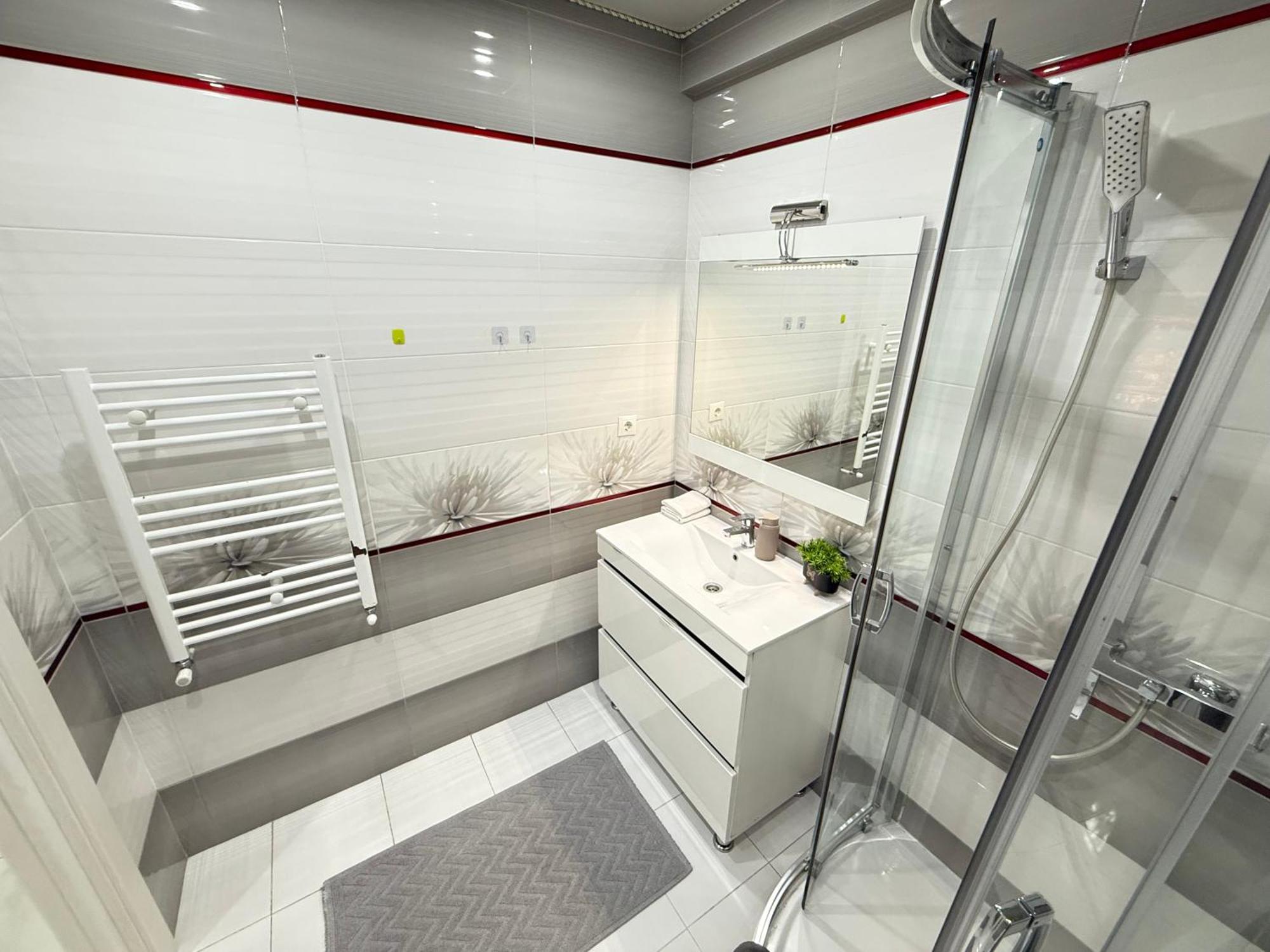Cozy Two Bedroom Large Apartment 키시나우 외부 사진