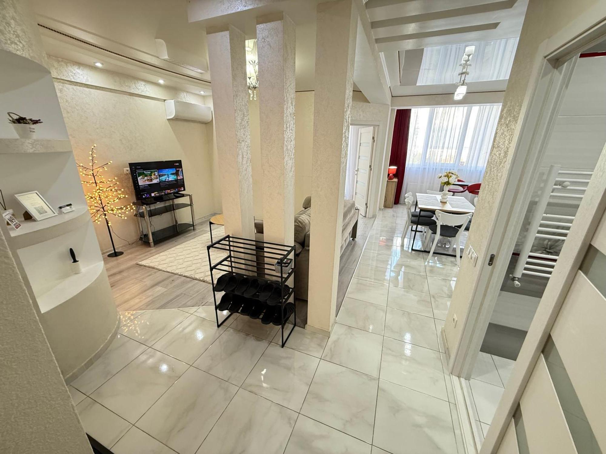 Cozy Two Bedroom Large Apartment 키시나우 외부 사진