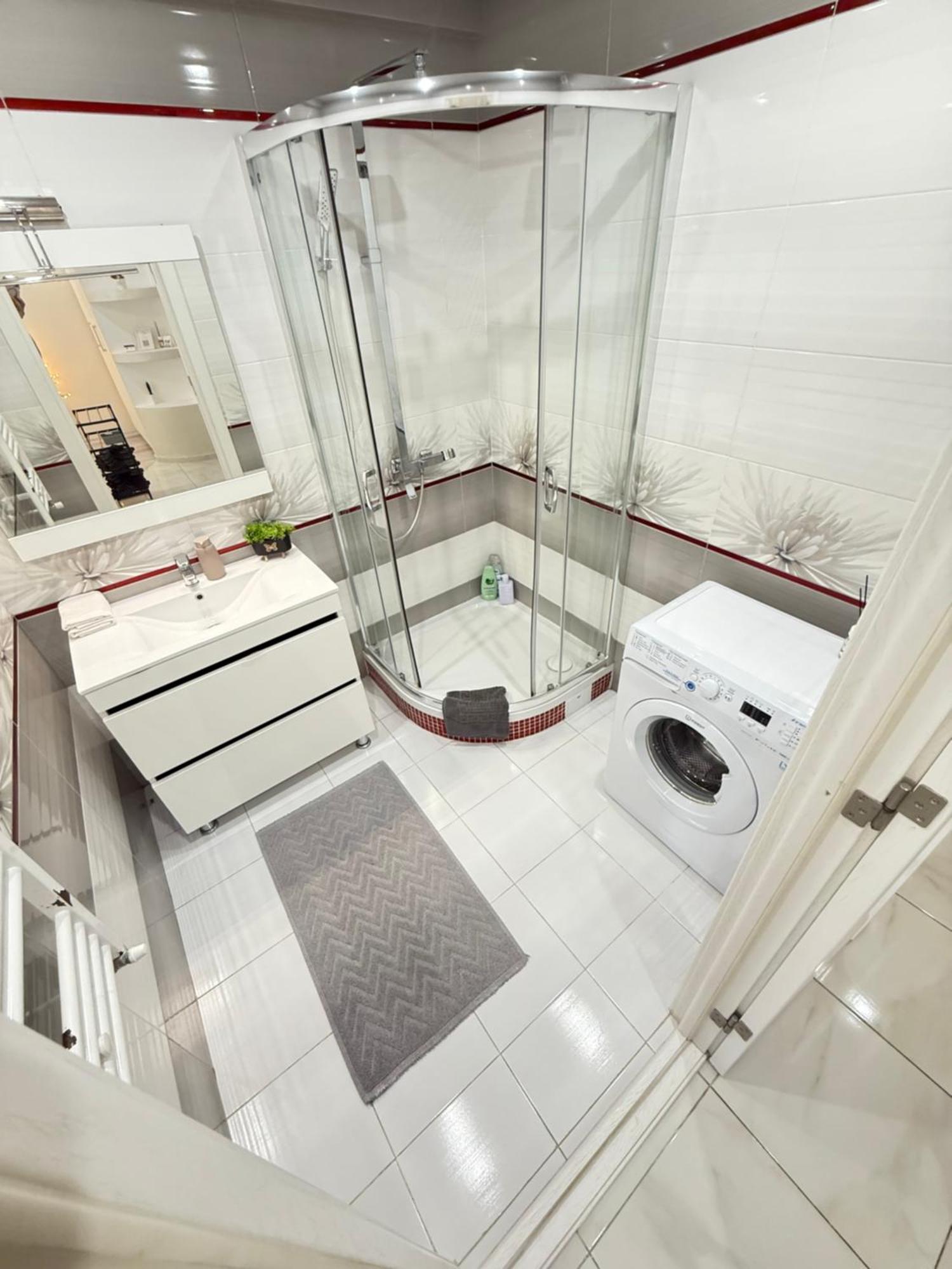 Cozy Two Bedroom Large Apartment 키시나우 외부 사진